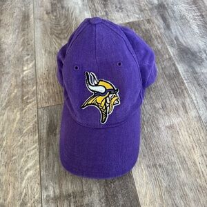 Like new! Reebok Vikings Football Corduroy Baseball Hat
